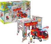 REVELL 00852 PLAYSET FIRE STATION WITH FIRE TRUCK