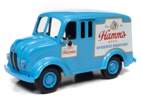 AUTOWORLD 24013 1:24 1950 DIVCO DELIVERY TRUCK HAMMS BEER