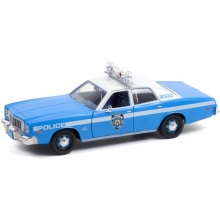 GREENLIGHT 85542 1:24 HOT PURSUIT 1975 PLYMOUTH FURY ( NYPD )