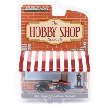 GREENLIGHT 97160F 1:64 THE HOBBY SHOP SERIES 16 2020 NISSAN 370Z WITH RACE CAR DRIVER NOS NITROUS OXIDE SYSTEMS