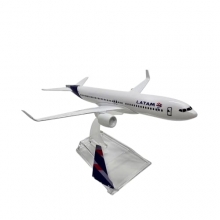 DEVALUADO AIRPLANE BOEING 737-800 LATAM AIRPLANE MODEL 16CM