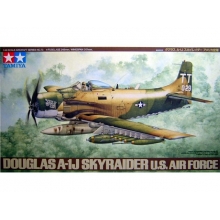 TAMIYA 61073 DOUGLAS A 1 J SKYRIDER USAF